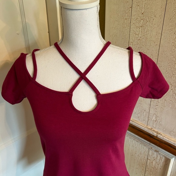 Limited Express Red Short Sleeve Cut Out Blouse - Picture 3 of 12